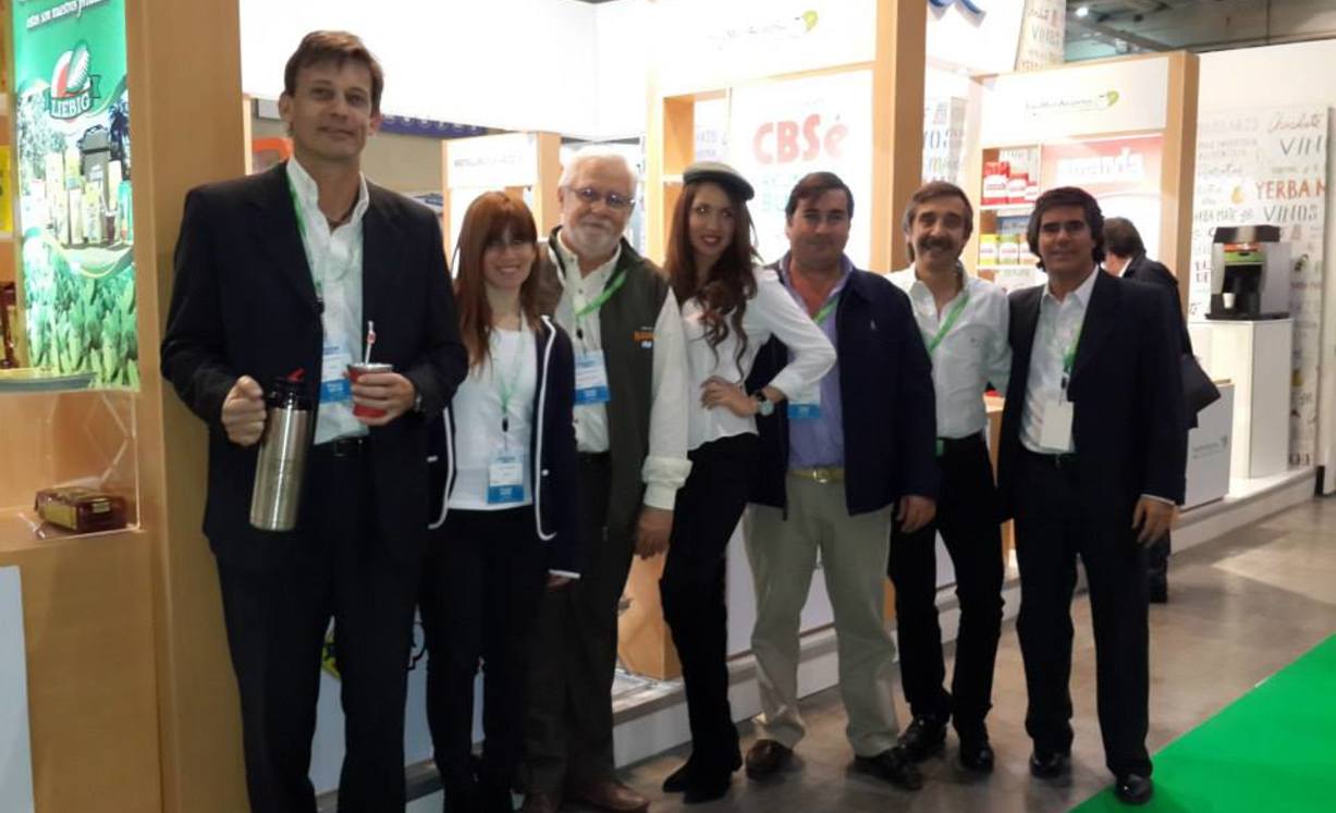 Image of El INYM y 9 empresas y cooperativas promocionan la Yerba Mate en Chile