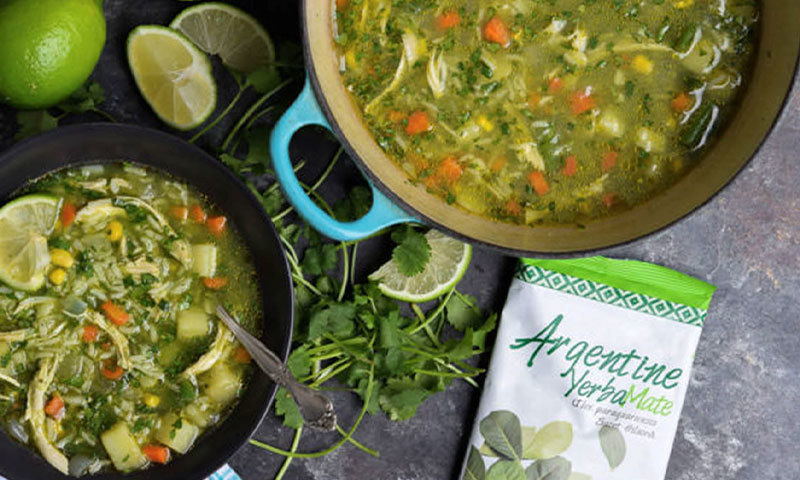 Imagen de Sopa de Yerba Mate con Pollo y Cilantro